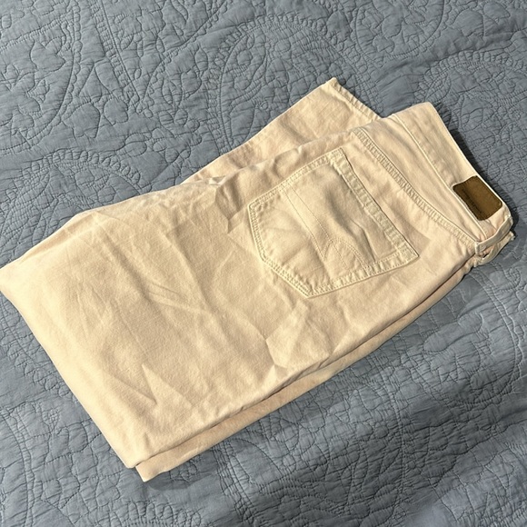 Size 10 American Eagle Pink Mom Jean - Picture 3 of 5